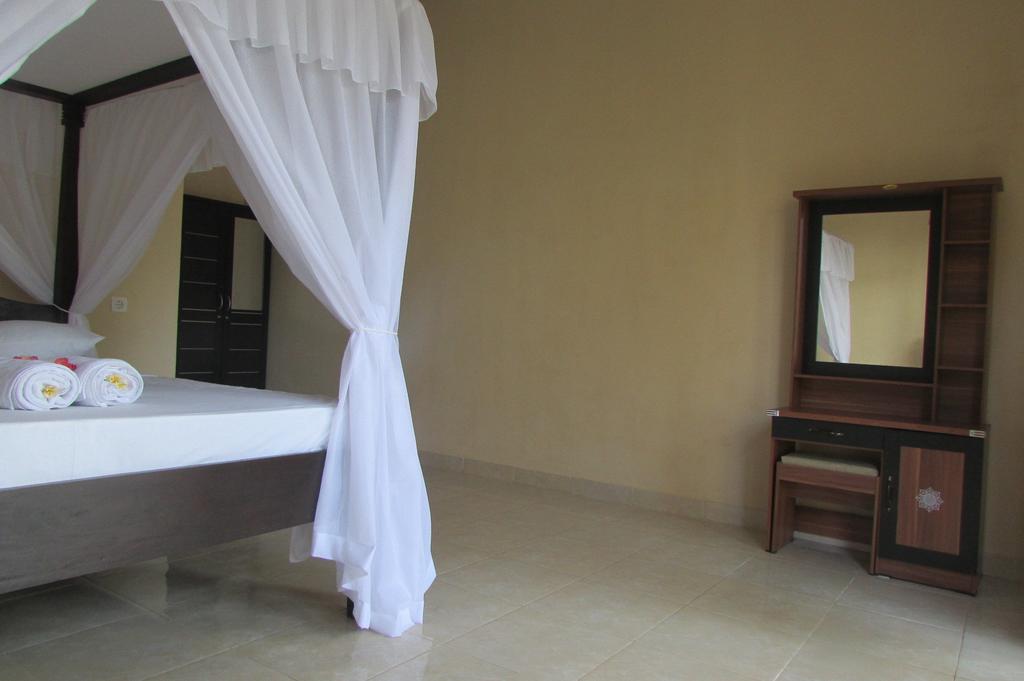 Warung Jemeluk & Home Stay アメッド 部屋 写真