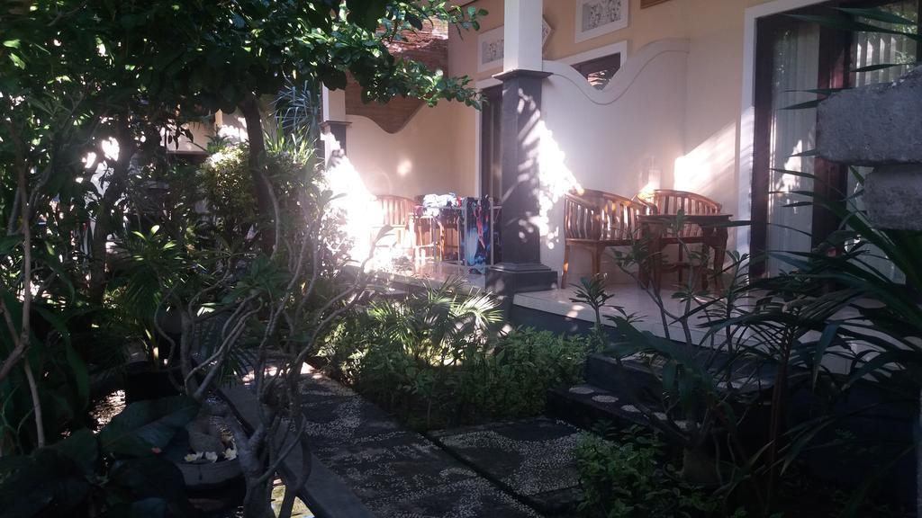 Warung Jemeluk & Home Stay アメッド エクステリア 写真