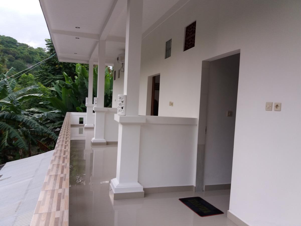 Warung Jemeluk & Home Stay アメッド エクステリア 写真